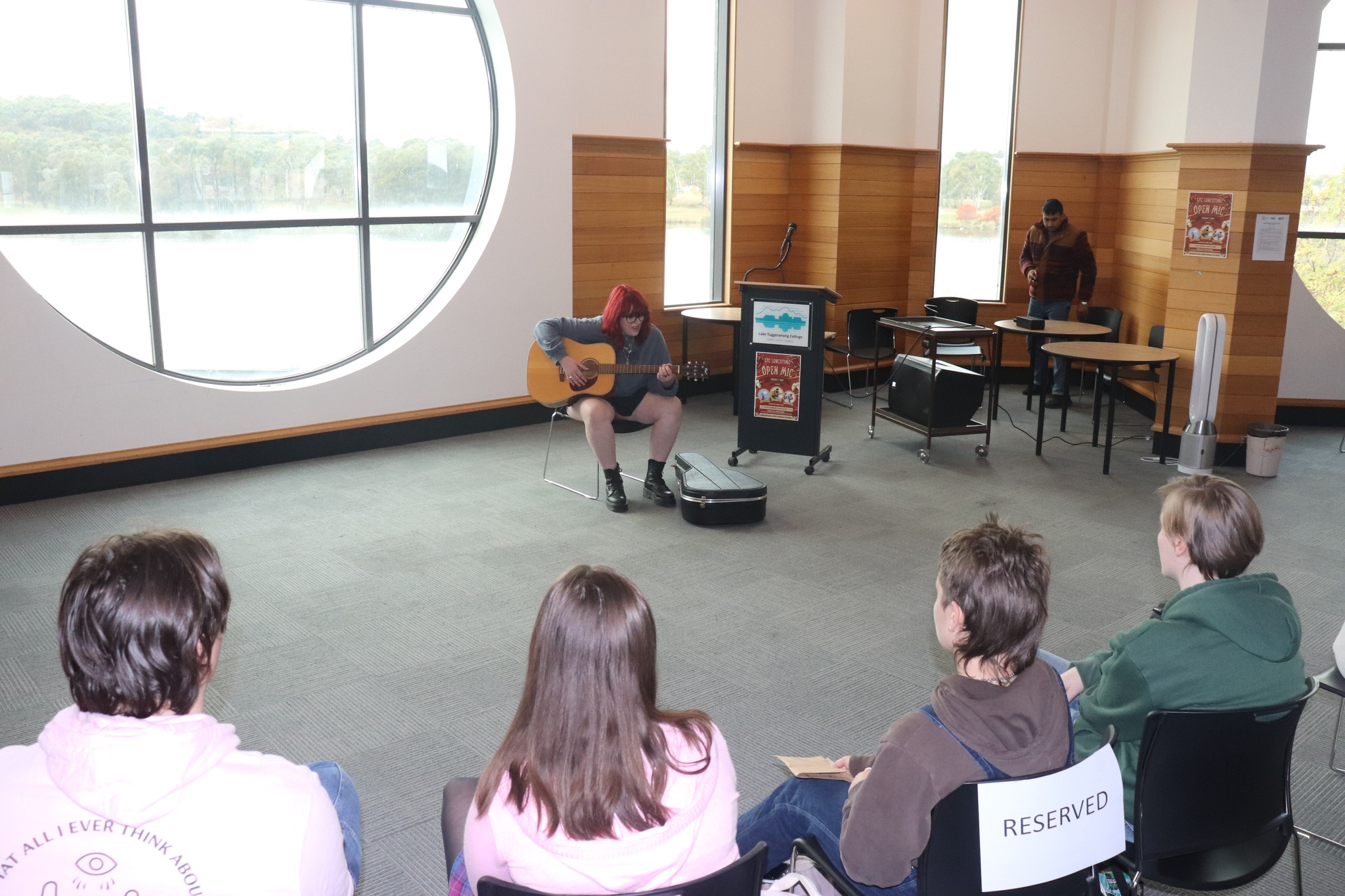 LAKE TUGGERANONG COLLEGE - foto 17